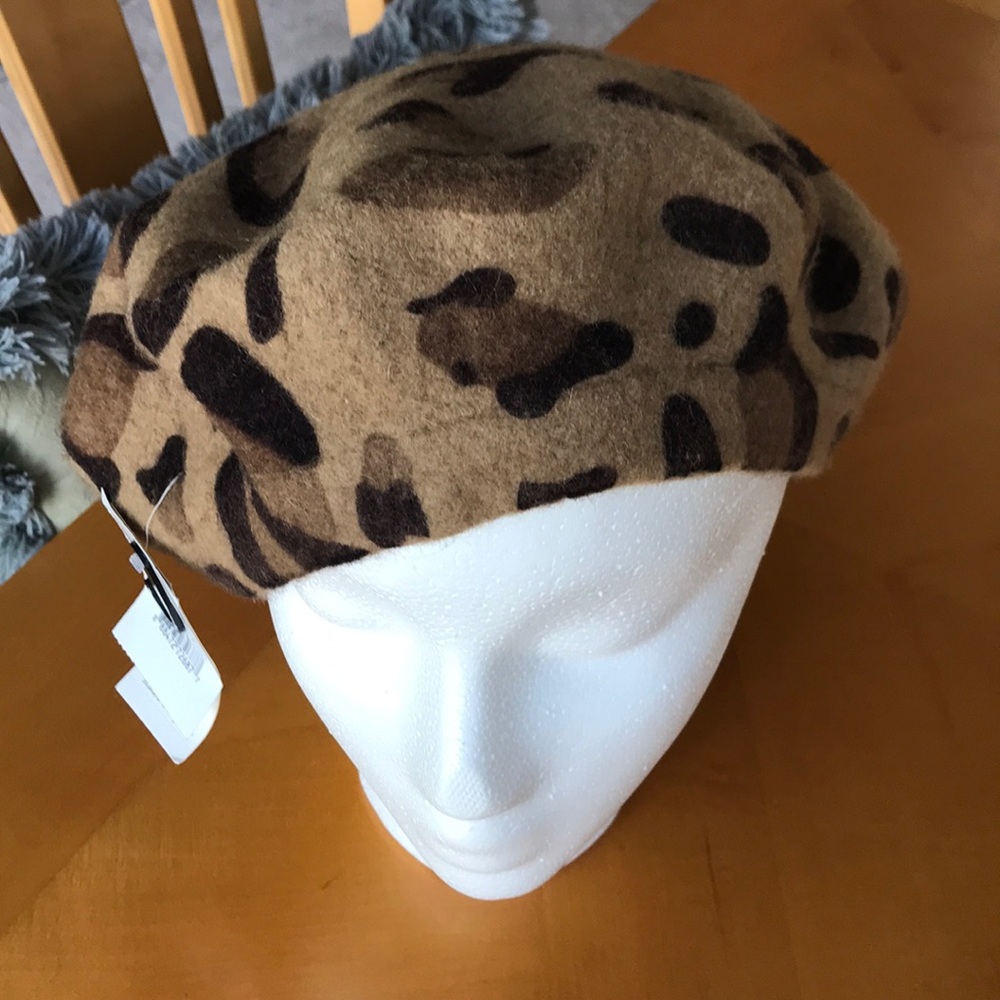 36 studio wool leopard print Beret